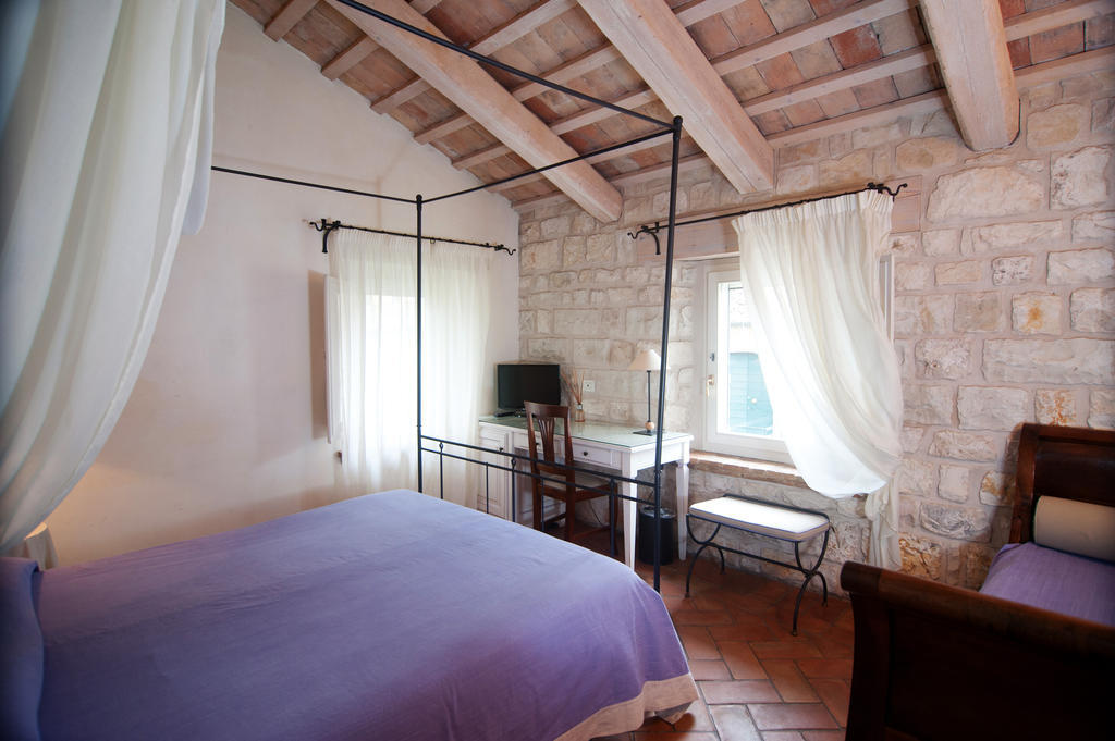 Country house Valcastagno Relais Sirolo